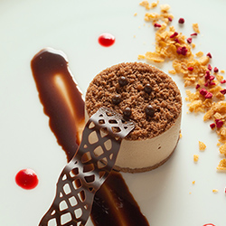 リゾートホテルのシェフが贈る 贅沢なコース料理